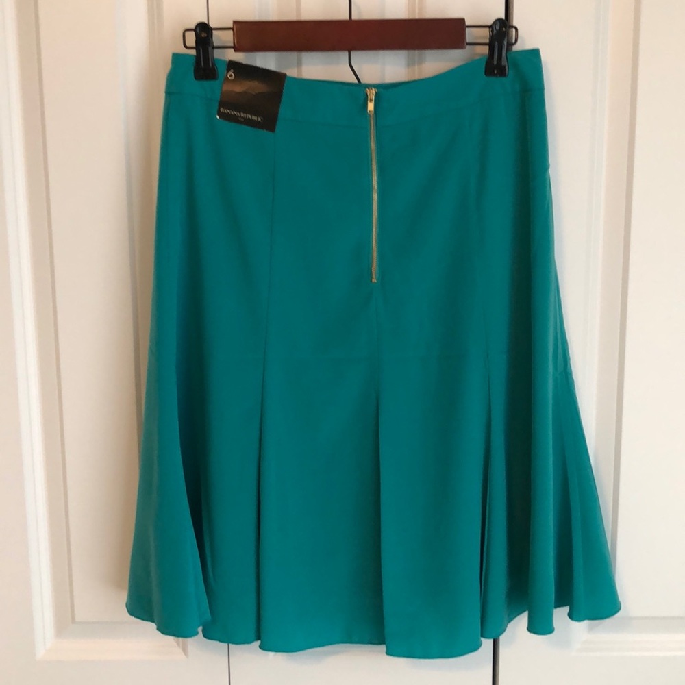 Banana Republic turquoise knee length skirt. - Picture 2 of 4